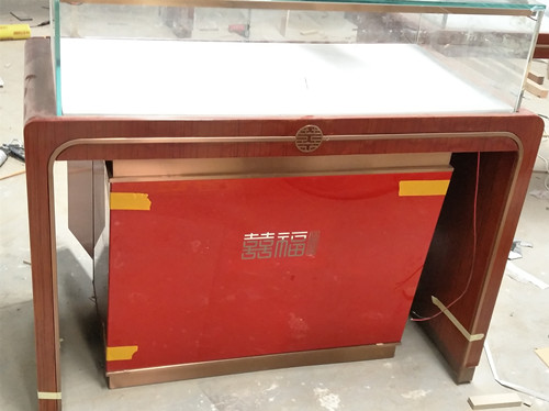 傳遞“福”文化的珠寶展柜.jpg 傳遞“福”文化的珠寶展柜.jpg