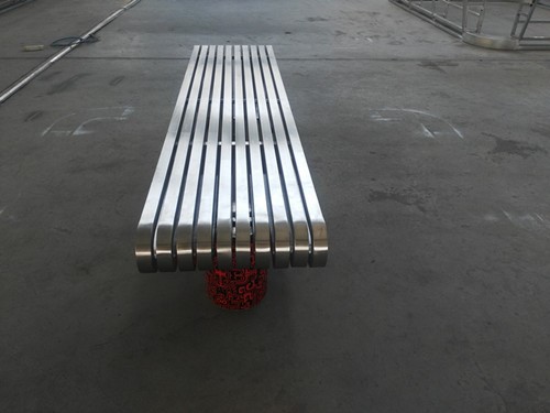 異形不銹鋼椅子另一個側(cè)面